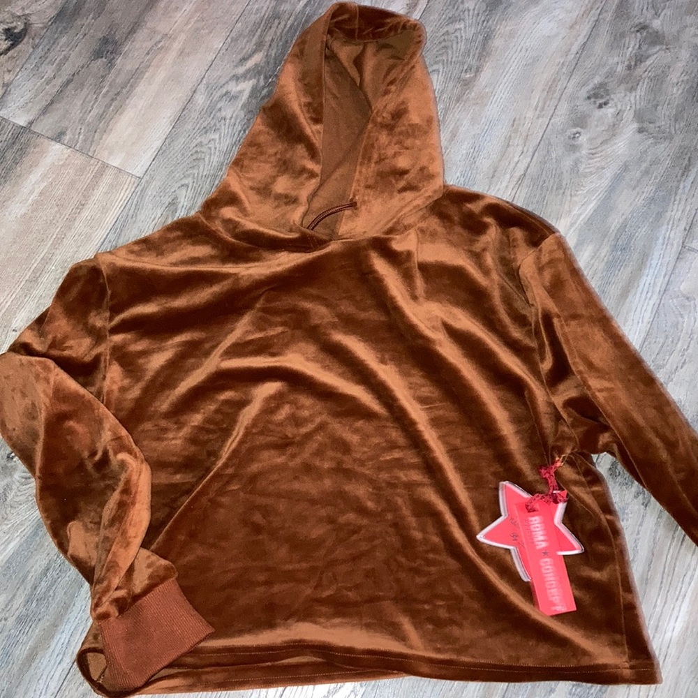 Super comfy crop top hoodie.
